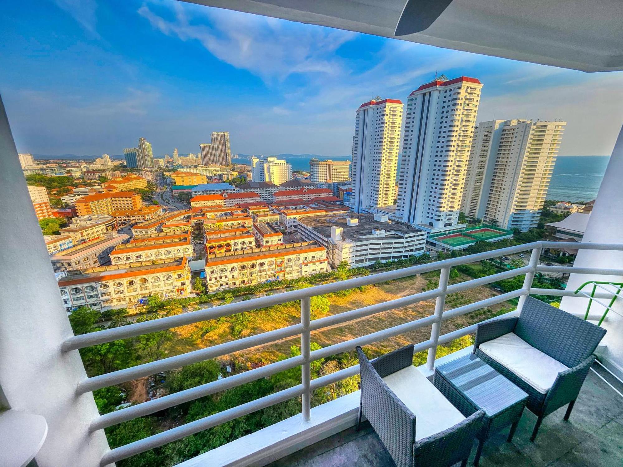View Talay 5 Jomtien Beachfront Pattaya Extérieur photo