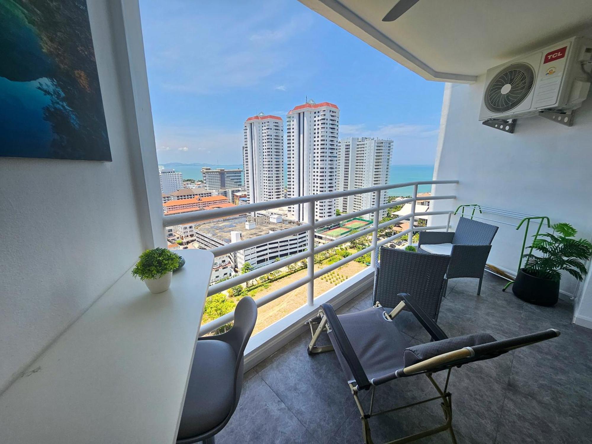 View Talay 5 Jomtien Beachfront Pattaya Extérieur photo