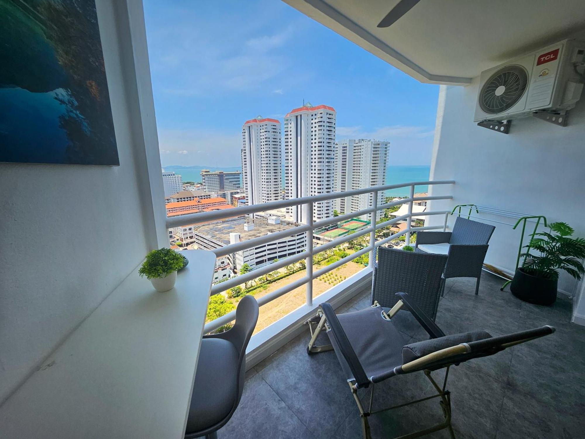 View Talay 5 Jomtien Beachfront Pattaya Extérieur photo