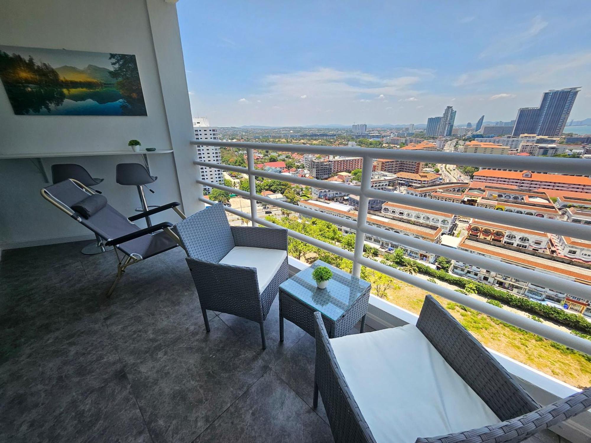 View Talay 5 Jomtien Beachfront Pattaya Extérieur photo